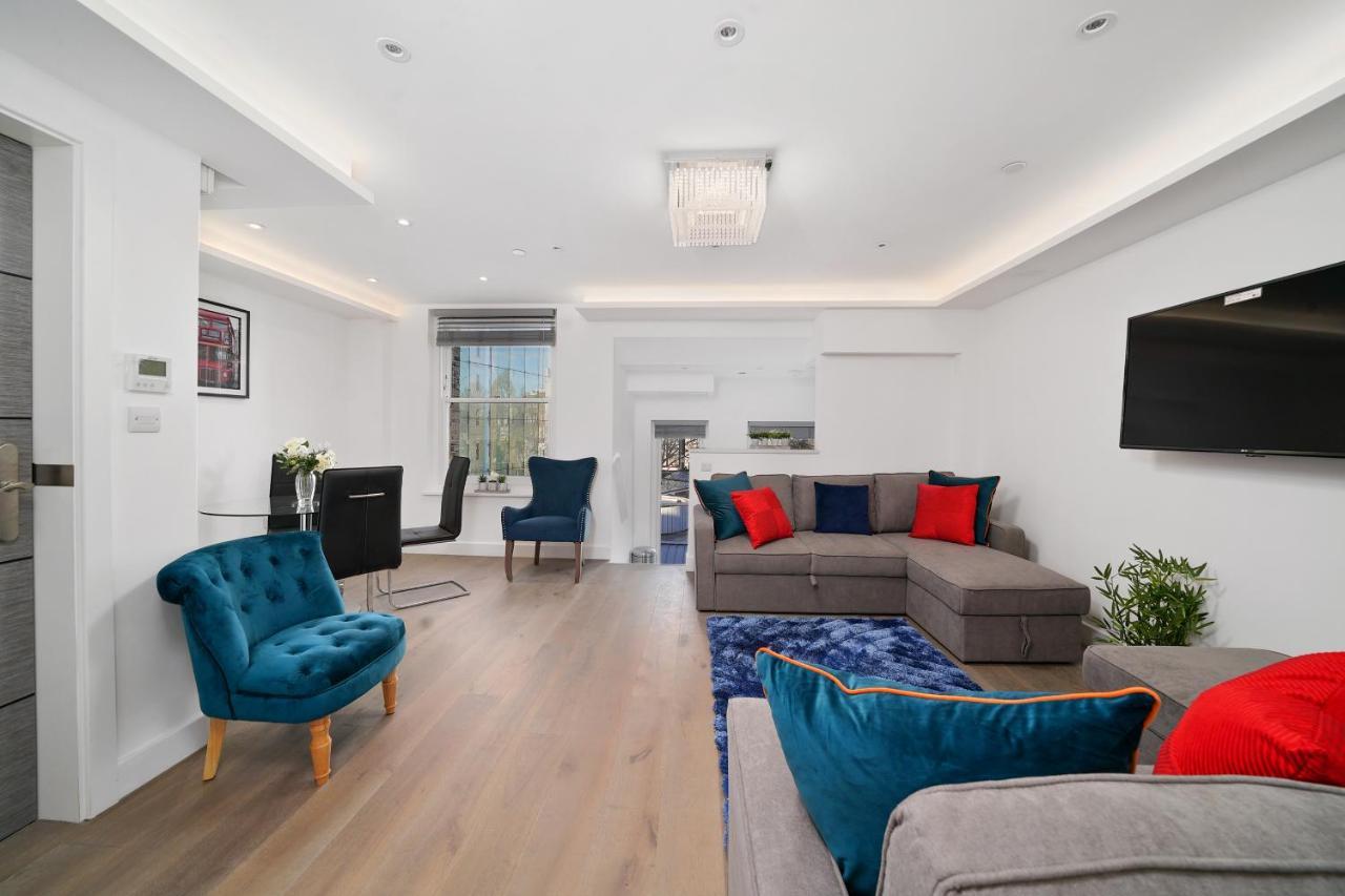 City Prime Apartments London Exteriör bild A living room in a serviced apartment in London