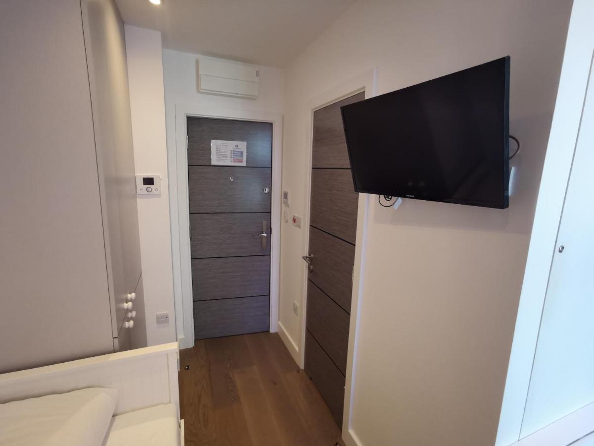 City Prime Apartments London Exteriör bild A typical studio apartment in the UK