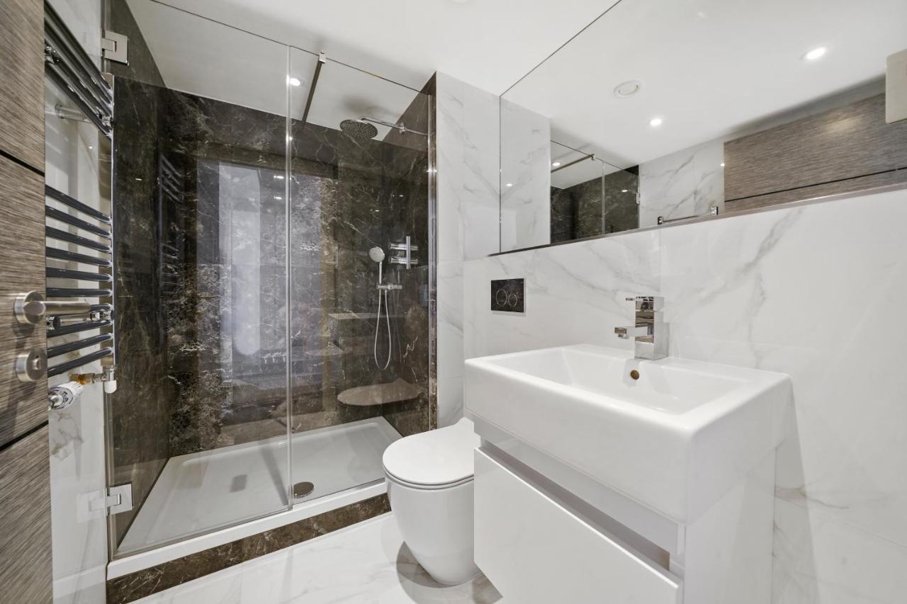 City Prime Apartments London Exteriör bild Bathroom