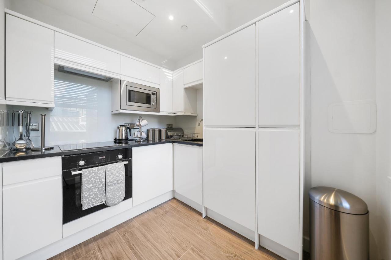 City Prime Apartments London Exteriör bild A typical kitchen in a serviced apartment