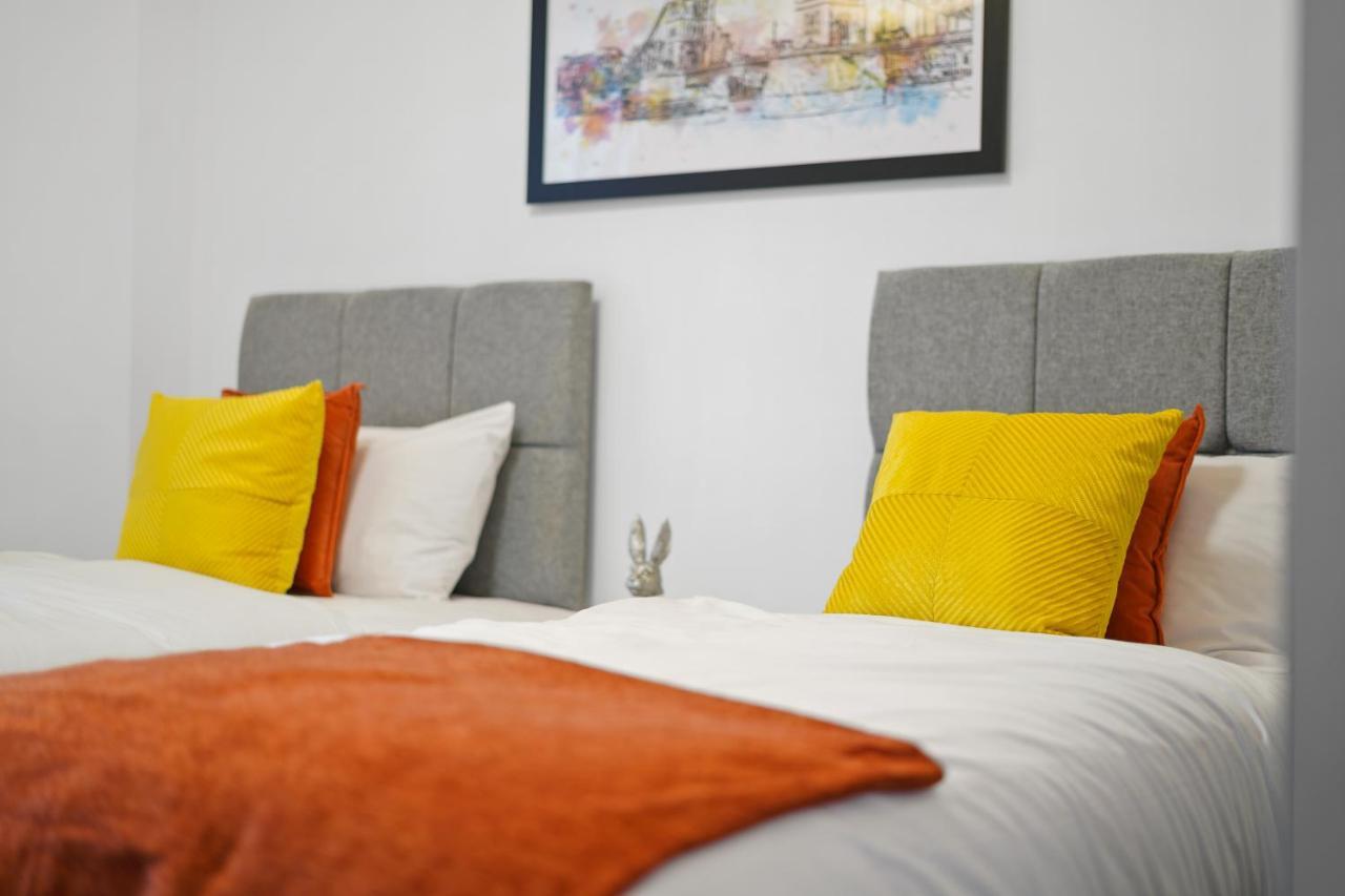 City Prime Apartments London Exteriör bild A bedroom at the hotel