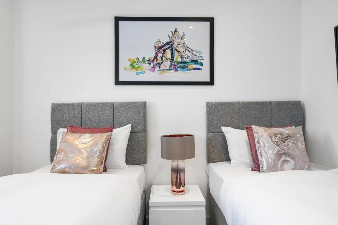 City Prime Apartments London Exteriör bild A bedroom at the hotel